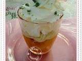 Verrine pêches mangues, chantilly au mascarpone, pistache et verveine cristallisée