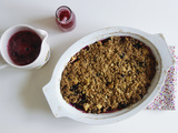 Crumble pommes, rhubarbe et cassis