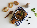 Houmous aux olives et basilic