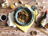 Nouilles épicées au miel et nuggets