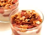 Parfaits à la fraise et granola