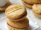 Biscuits fourrés à la framboise