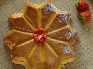 Gâteau de Savoie à la confiture de fraises