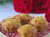 Petits gâteaux amandes/pralin et cerises au sirop