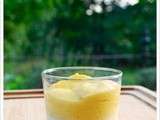 Mousse de mangue sur lit de chocolat blanc