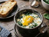 Oeufs cocotte aux épinards et féta