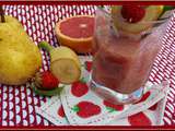 Smoothie fraises, pamplemousse, poire, basilic