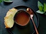 Cake à la pâte d'amande et crème au chocolat au lait d'amande