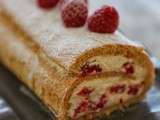 Gâteau roulé aux épices chantilly légère vanillée et  framboises