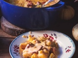 Gratin de pommes de terre, poireaux, morteau, cheddar dans la cocotte