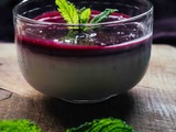 Panna cotta de yaourt à la grecque au coulis de cassis