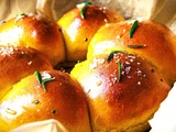 Petits pains à la courge ( pumpkin dinner rolls)