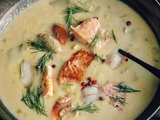 Soupe crémeuse au saumon et aux poireaux