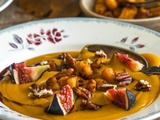 Soupe de buttercup aux figues et aux noix de pécan