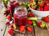 Confitures de fraises et rhubarbe : l’équilibre parfait entre douceur et acidité