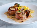Filet mignon au Boursin & champignons : la recette qui plaît à tout le monde (poêle, four, Cookeo)