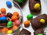 Financier croquant m&m’s qui part en cacahuète