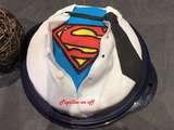 Gâteau superman en pâte à sucre – Gâteau super papa au thermomix ou sans