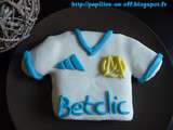 Gâteau maillot de foot om en pâte à sucre (pas à pas)