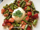 Burrata, asperges et fraises aux amandes