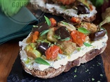 Bruschettas à la ricotta et aux légumes rôtis