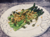 Asperges rôties aux amandes et aux câpres