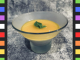 Panna cotta à la vanille et coulis de clémentines