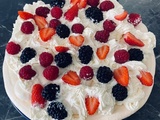 Pavlova aux fruits rouges : la recette facile d’un dessert croustillant et fondant