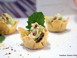 Mini Spicy / mini coupelles piquantes aux notes de curry, garnies de crème avocat chanvre graines