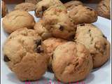 Biscuits boules de noix et pépites de chocolat