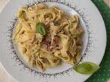 Linguines au pesto de brocoli, basilic et noisettes