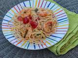 Salade de spaghettis, courgettes, tomates cerises et crevettes