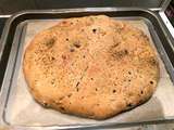 Fougasse avec emmental, lardons et olives