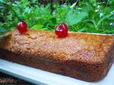 Cake moelleux aux fruits confits et à la fleur d'oranger