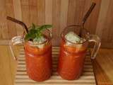 Soupe froide de tomates, mousse de courgette à la ricotta