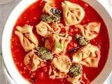 Soupe de tortellini à la tomate