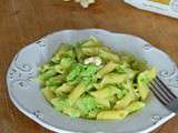 Mezze Penne rigate à la Crème de Brocolis, Amandes et Noix de Cajou