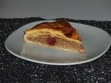 Galette des rois à la noisette et cerise confite