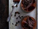 Pots de mousse au chocolat et au café