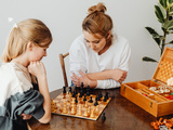 Échecs, un outil pédagogique puissant : 10 bienfaits cognitifs pour les enfants et adultes