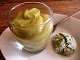 Crème d'avocat et amaretti au thé matcha (recette verte)