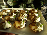 Chips de sarrasin, poire confite et chantilly au roquefort