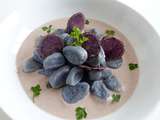 Gnocchi et chips de vitelotte, sauce à la moutarde violette de Brive