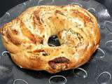 Pizza couronne torsadée au saumon fumé