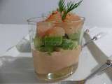 Verrine de tarama de saumon à l'avocat et au pomelo rose