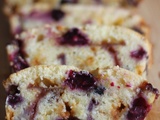 Cake au lait ribot, myrtilles & pépites de beurre de cacahuètes