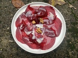 Carpaccio de betteraves à l’huile de noix