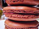 Big macaron au chocolat au lait