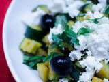 Courgettes aux épices, à la feta et aux olives noires