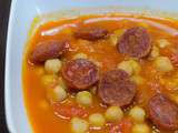 Soupe de pois chiches aux tomates et au chorizo